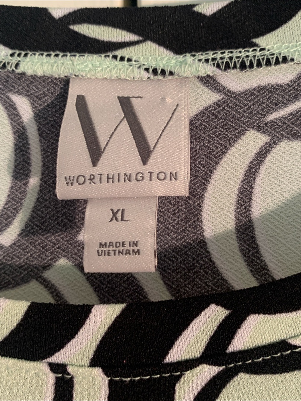 Worthington Black & Pastel Green Circle-Print Bell Sleeve Blouse - Picture 4 of 7